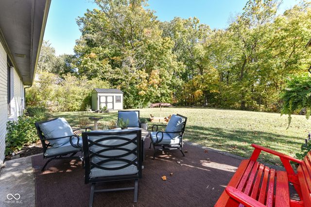 102 Pin Oak Court, Noblesville, IN 46062