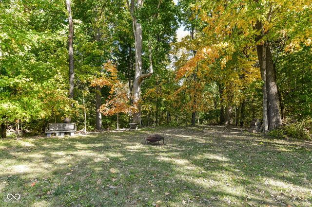 102 Pin Oak Court, Noblesville, IN 46062