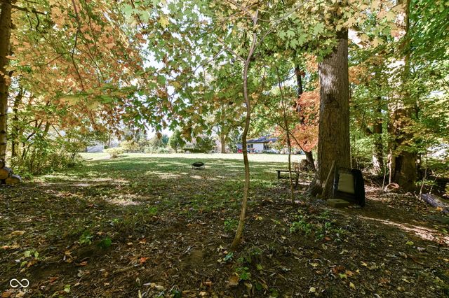 102 Pin Oak Court, Noblesville, IN 46062
