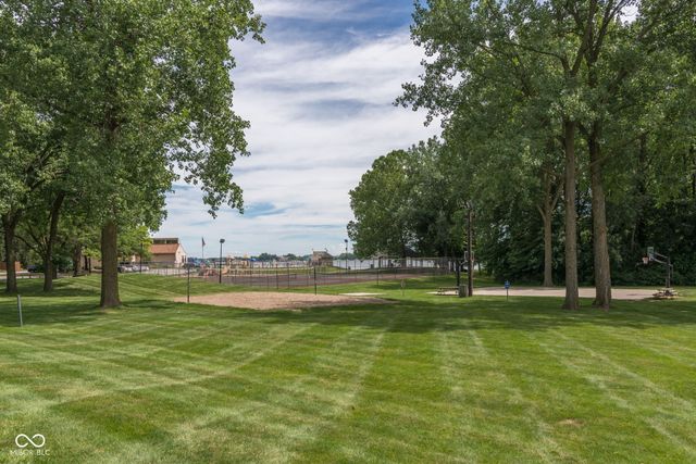 102 Pin Oak Court, Noblesville, IN 46062