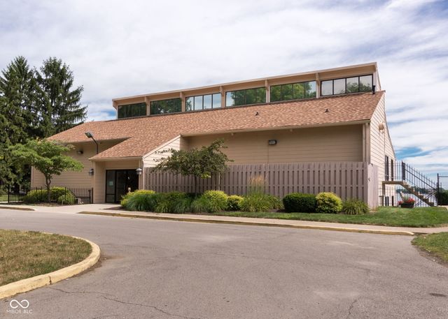 102 Pin Oak Court, Noblesville, IN 46062