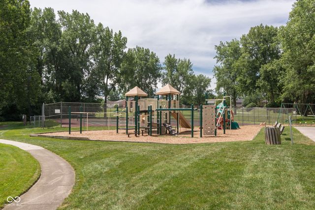 102 Pin Oak Court, Noblesville, IN 46062
