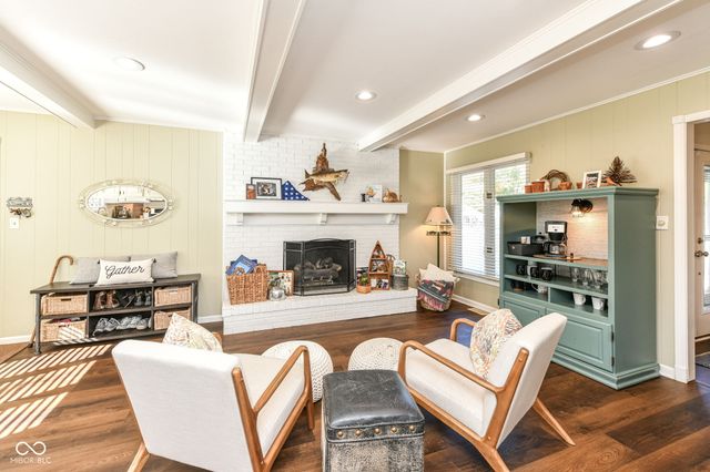 102 Pin Oak Court, Noblesville, IN 46062