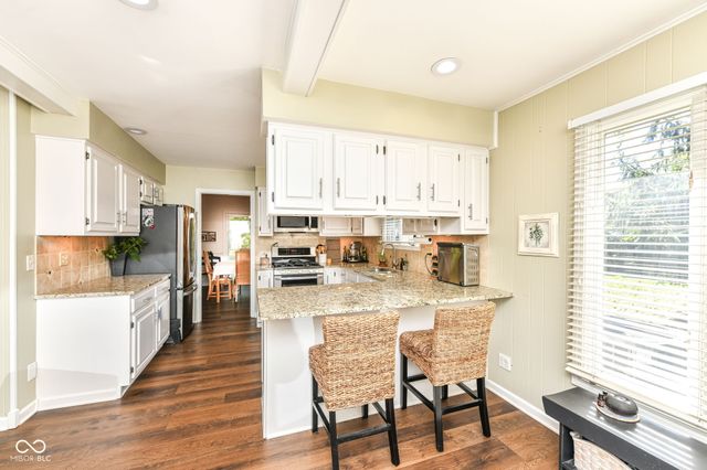 102 Pin Oak Court, Noblesville, IN 46062