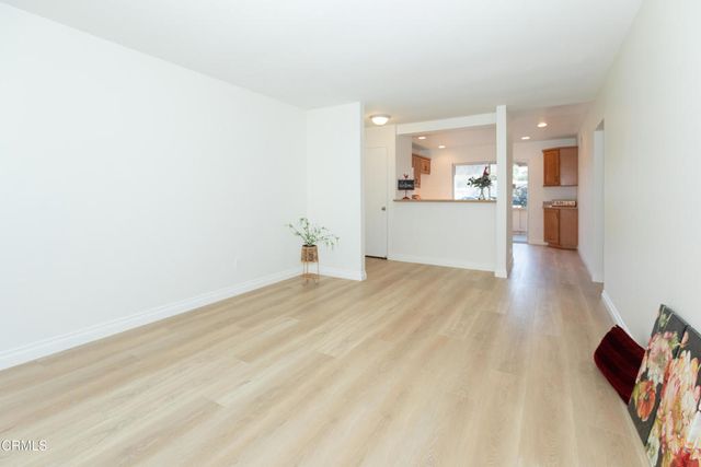 15421 Village 15, Camarillo, CA 93012