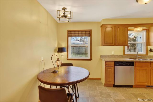 425 N Division Avenue, Holland, MI 49424