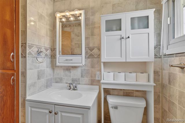 425 N Division Avenue, Holland, MI 49424