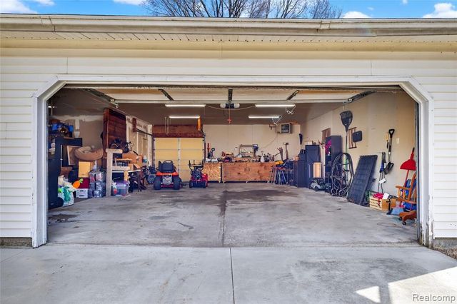 425 N Division Avenue, Holland, MI 49424