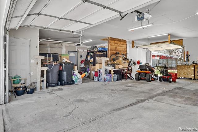 425 N Division Avenue, Holland, MI 49424