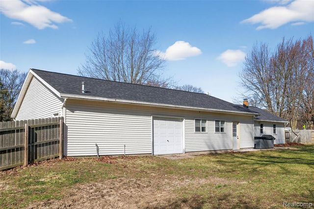 425 N Division Avenue, Holland, MI 49424