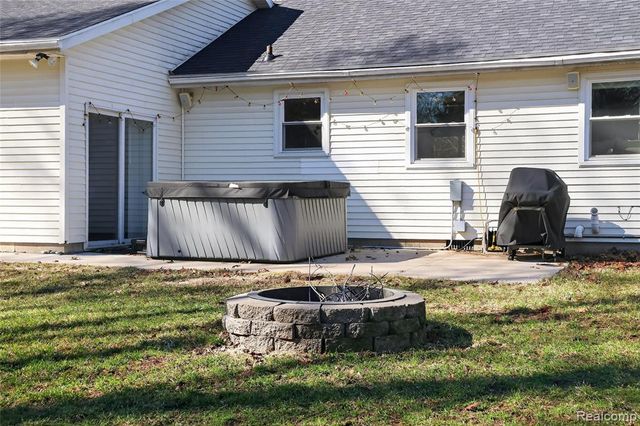 425 N Division Avenue, Holland, MI 49424