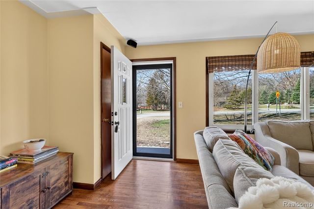 425 N Division Avenue, Holland, MI 49424