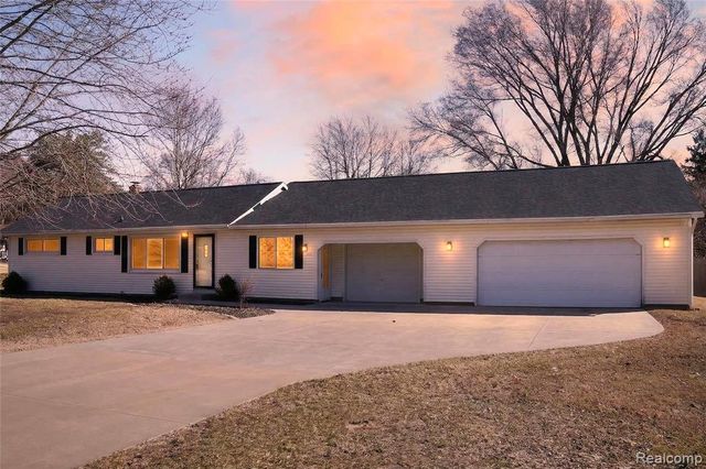 425 N Division Avenue, Holland, MI 49424