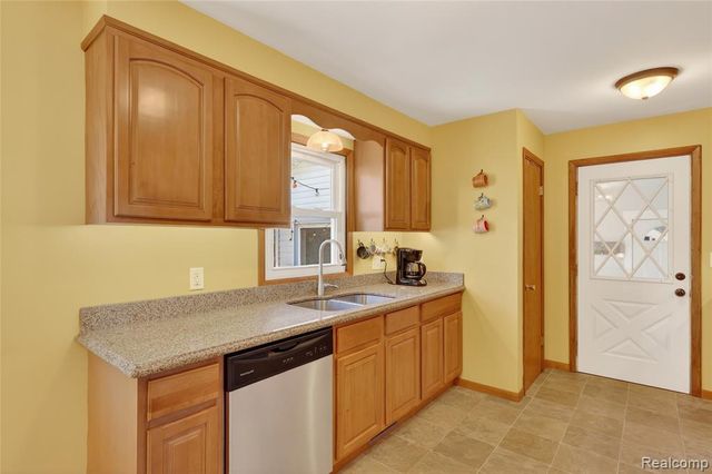 425 N Division Avenue, Holland, MI 49424