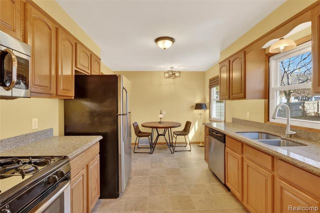 425 N Division Avenue, Holland, MI 49424