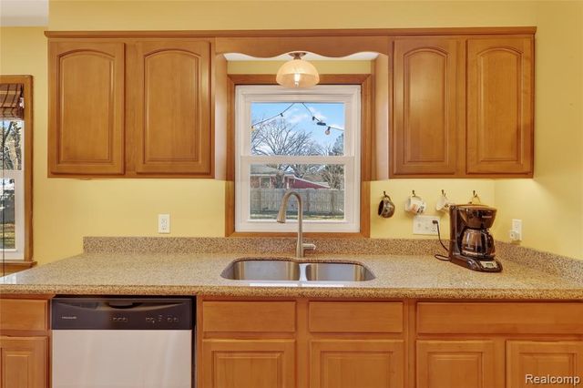 425 N Division Avenue, Holland, MI 49424