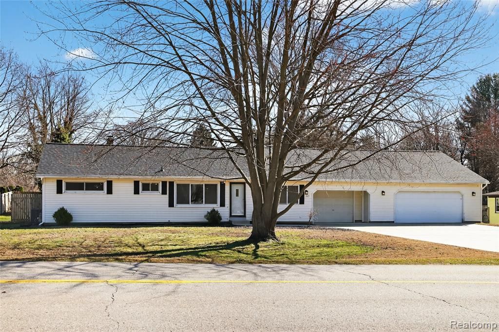 425 N Division Avenue, Holland, MI 49424