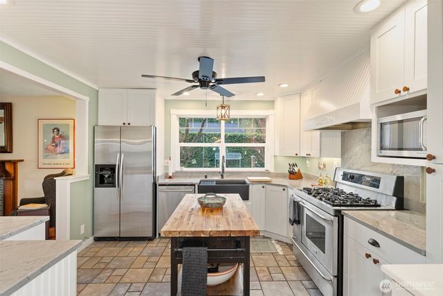 8964 NE State Hwy 104, Kingston, WA 98346