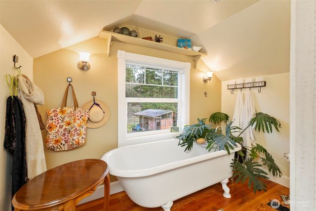 8964 NE State Hwy 104, Kingston, WA 98346