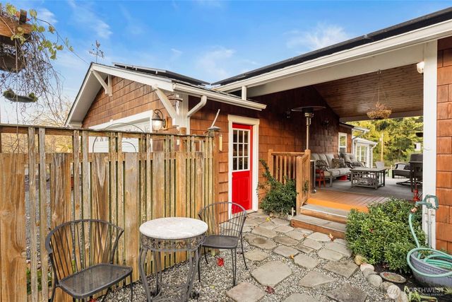 8964 NE State Hwy 104, Kingston, WA 98346