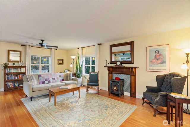 8964 NE State Hwy 104, Kingston, WA 98346