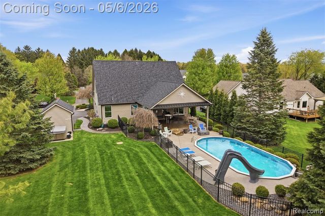 9648 Mohican Court, Pinckney, MI 48169