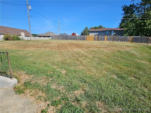 8004 Manor, Lanesville, IN 47136