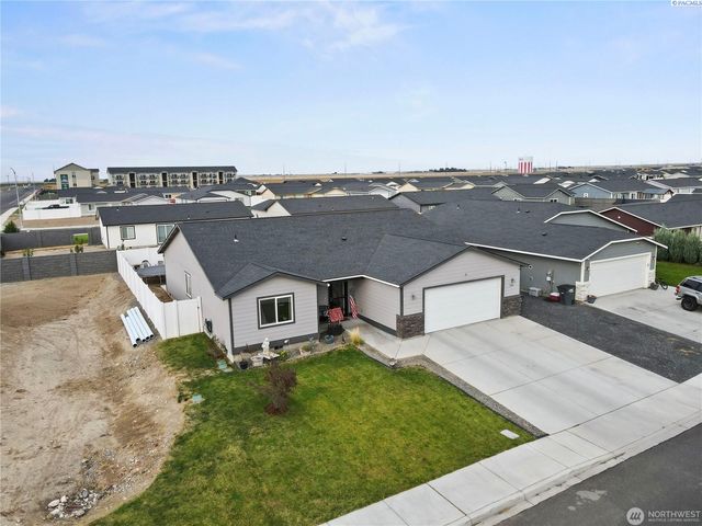 705 E Mt Adams St, Othello, WA 99344