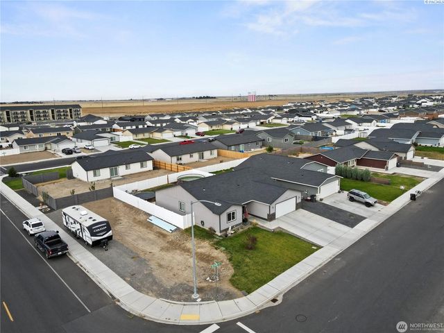 705 E Mt Adams St, Othello, WA 99344