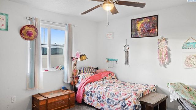 705 E Mt Adams St, Othello, WA 99344