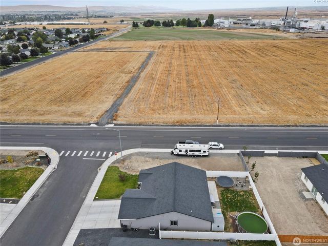 705 E Mt Adams St, Othello, WA 99344