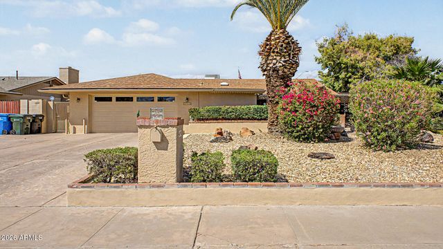 4740 E VOLTAIRE Avenue, Phoenix, AZ 85032
