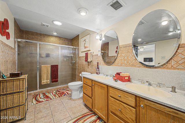 4740 E VOLTAIRE Avenue, Phoenix, AZ 85032