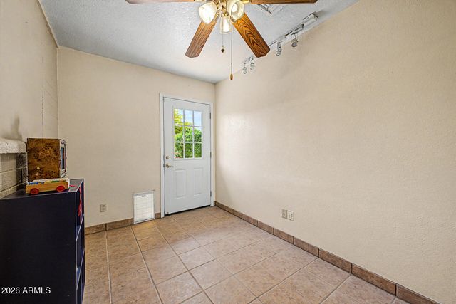 4740 E VOLTAIRE Avenue, Phoenix, AZ 85032