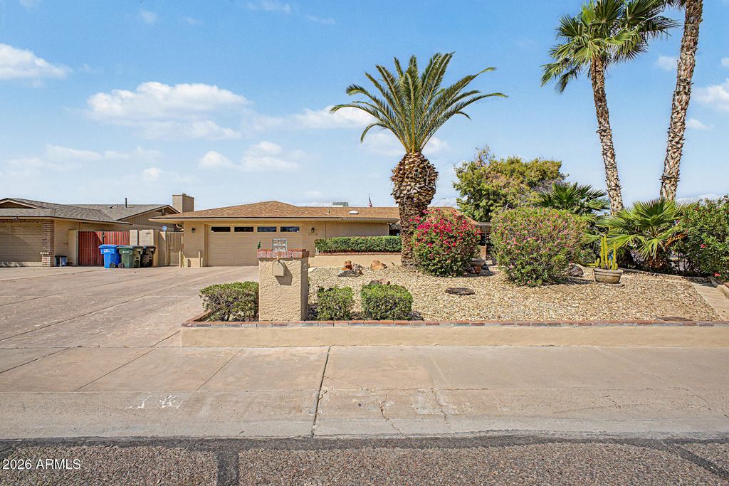 4740 E VOLTAIRE Avenue, Phoenix, AZ 85032