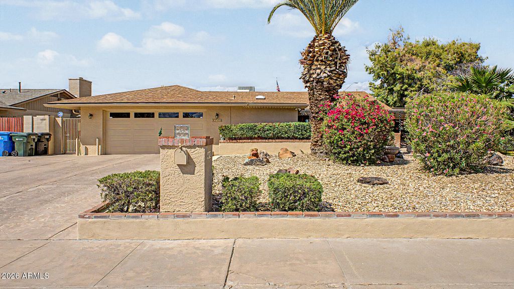 4740 E VOLTAIRE Avenue, Phoenix, AZ 85032 — photo 2