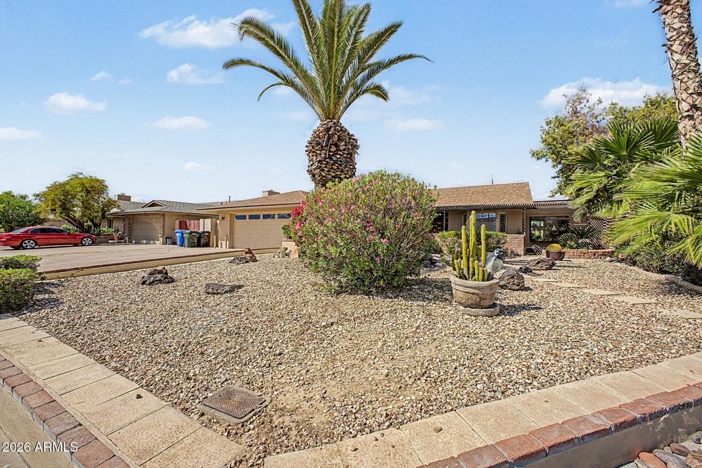 4740 E VOLTAIRE Avenue, Phoenix, AZ 85032 — photo 5