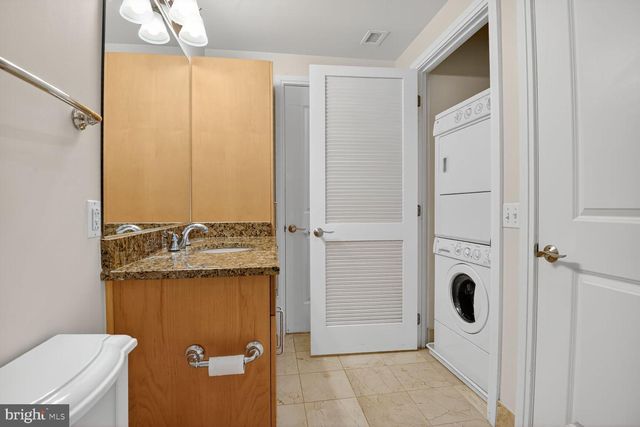 8220 CRESTWOOD HEIGHTS DR #418, Tysons, VA 22102