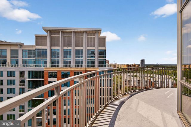 8220 CRESTWOOD HEIGHTS DR #418, Tysons, VA 22102