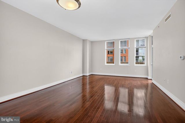 8220 CRESTWOOD HEIGHTS DR #418, Tysons, VA 22102