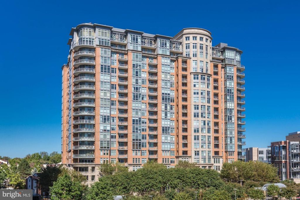 8220 CRESTWOOD HEIGHTS DR #418, Tysons, VA 22102