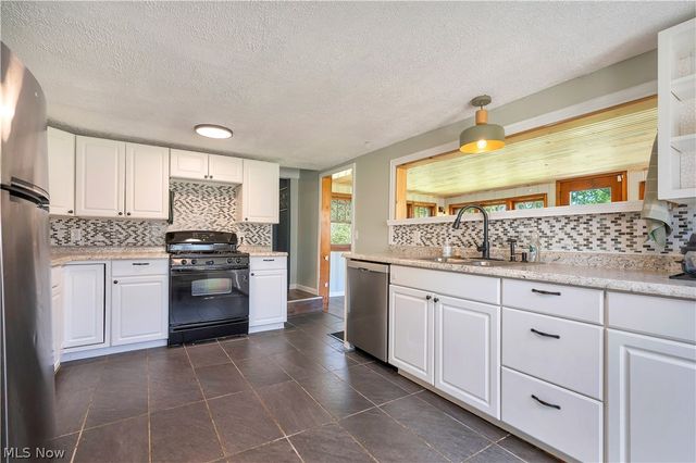 1548 Vanderhoof Road, Barberton, OH 44203