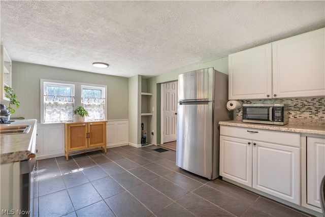 1548 Vanderhoof Road, Barberton, OH 44203