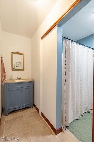 1548 Vanderhoof Road, Barberton, OH 44203