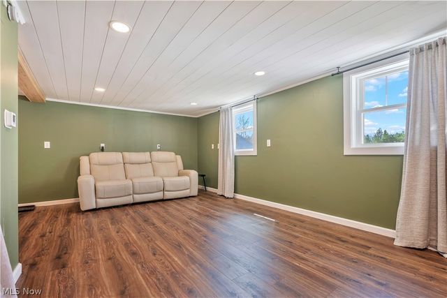 1548 Vanderhoof Road, Barberton, OH 44203