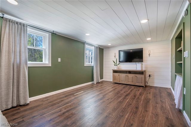 1548 Vanderhoof Road, Barberton, OH 44203