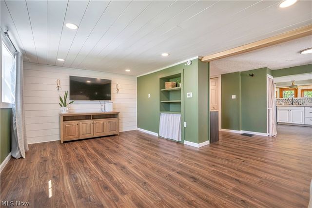 1548 Vanderhoof Road, Barberton, OH 44203