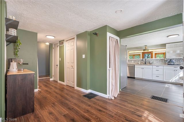 1548 Vanderhoof Road, Barberton, OH 44203