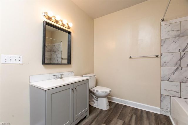 12 Peters LN, Newport News, VA 23606