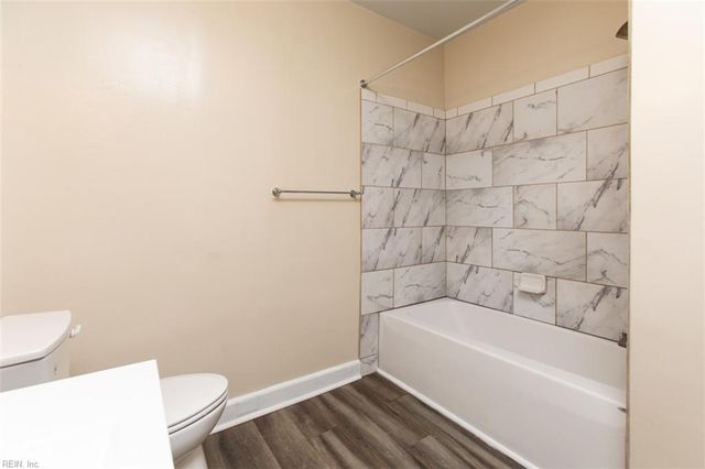 12 Peters LN, Newport News, VA 23606